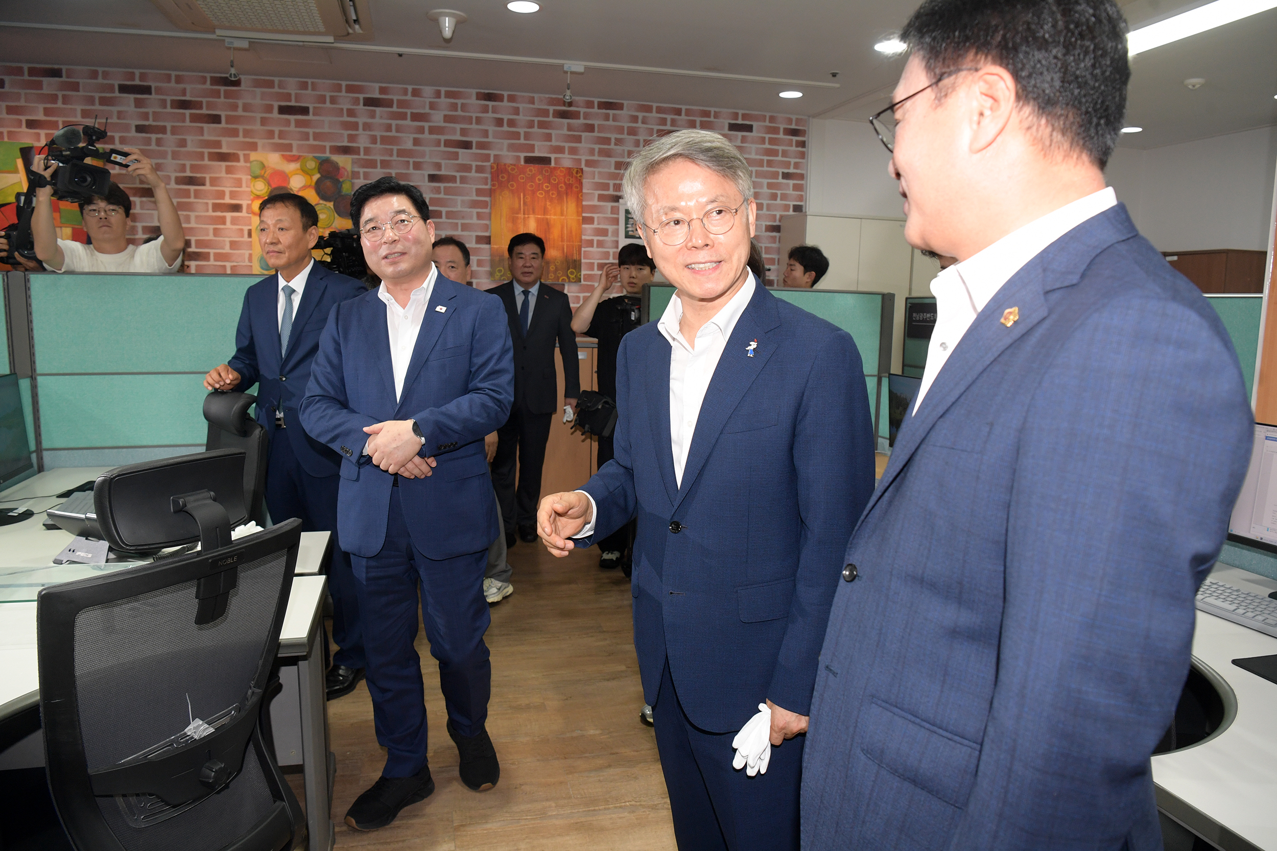 260709 전남광주반도체산업지원단 현판식