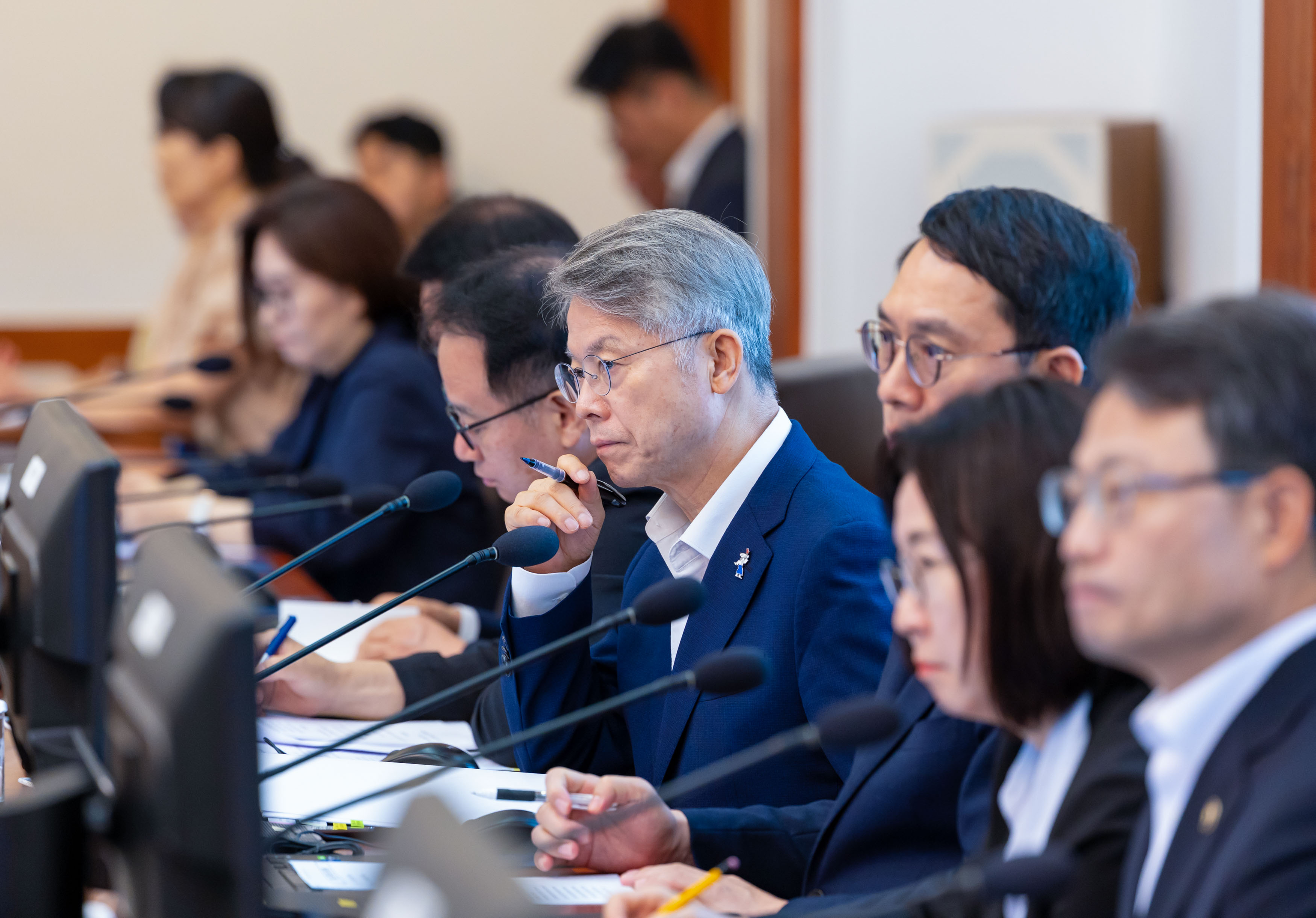민형배 전남광주통합특별시장이 4일 오전 서울 청와대에서 열린 제34회 국무회의에 참석해 지역현안을 건의했다. /청와대 제공
